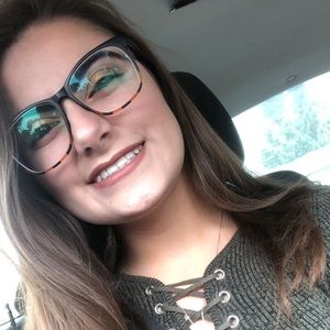 Meet your Posher, Kiana